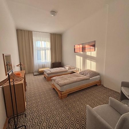 קרלובי וארי City Centre Apartment Demio מראה חיצוני תמונה